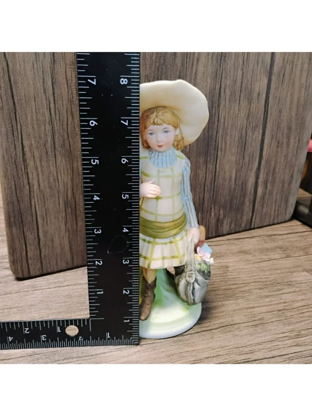 Vintage 1970s Holly Hobbie Figurine, 1973 School Girl with Straw Hat, Porcelain